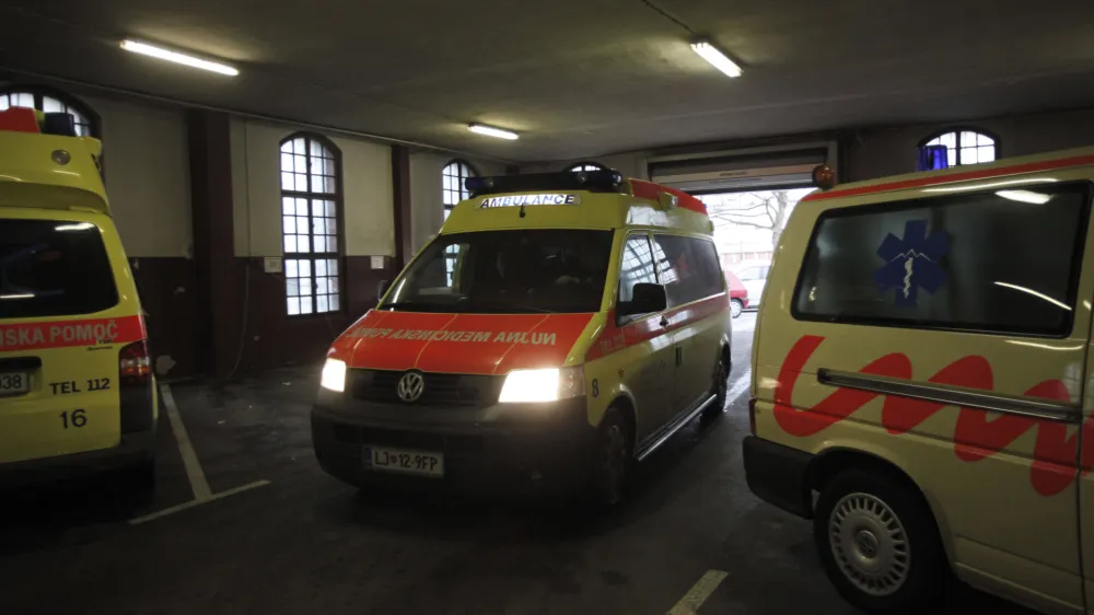 re&scaron;evalno vozilo (re&scaron;ilec)- Re&scaron;evalna postaja UKC v Ljubljani, preshopitalna enota nujne medicinske pomoči - re&scaron;evalci, Zalo&scaron;ka 25,  ///FOTO: Luka Cjuha