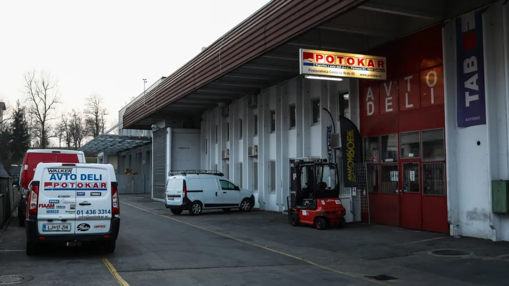 - 21.02.2023 - Trgovina z avtodeli Potokar na Cesti na Brdo v Ljubljani. //FOTO: Bojan Velikonja