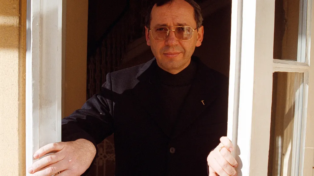 Nad Marka Rupnika se zgrinjajo nove hude obtožbe, a pater še vedno molči.