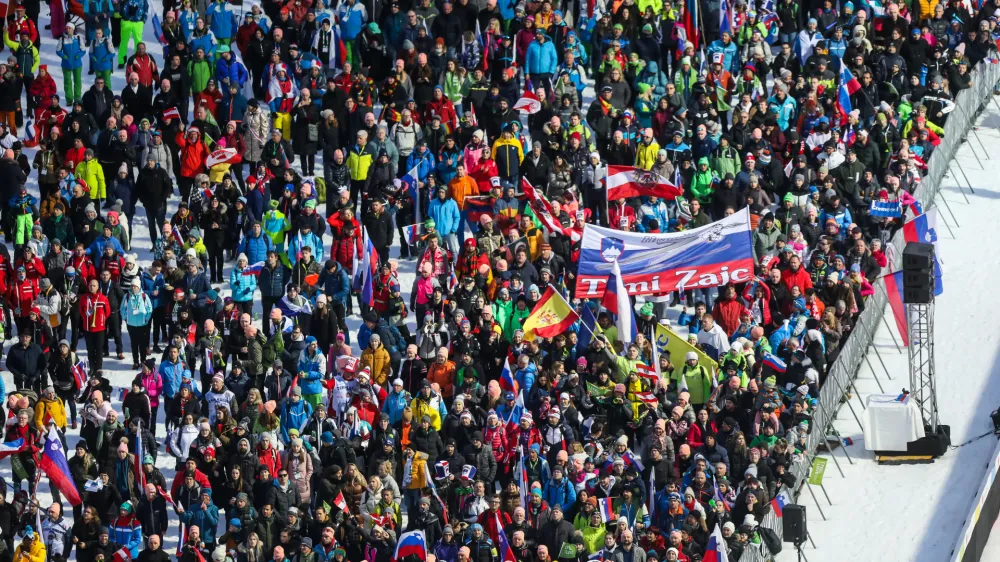 - Navijači..- Smučarski skoki za mo&scaron;ke na srednji skakalnici...- 25.02.2023 - 43. Svetovno prvenstvo v nordijskem smučanju PLANICA 2023 - največji &scaron;portni dogodek v zgodovini Slovenije,..//FOTOBojan Velikonja