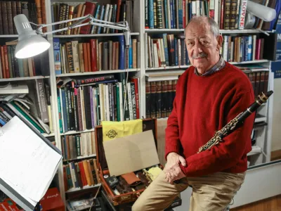 - 01.03.2023 – Borut – Bodo Bučar, klarinetist – ustanovitelj, aranžer in vodja zasedbe Greentown Jazz Band ter klarinetist solist, ki je podpisan na treh vinilnih albumih, osmih kasetah in osemnajstih CD albumih //FOTO: Luka Cjuha