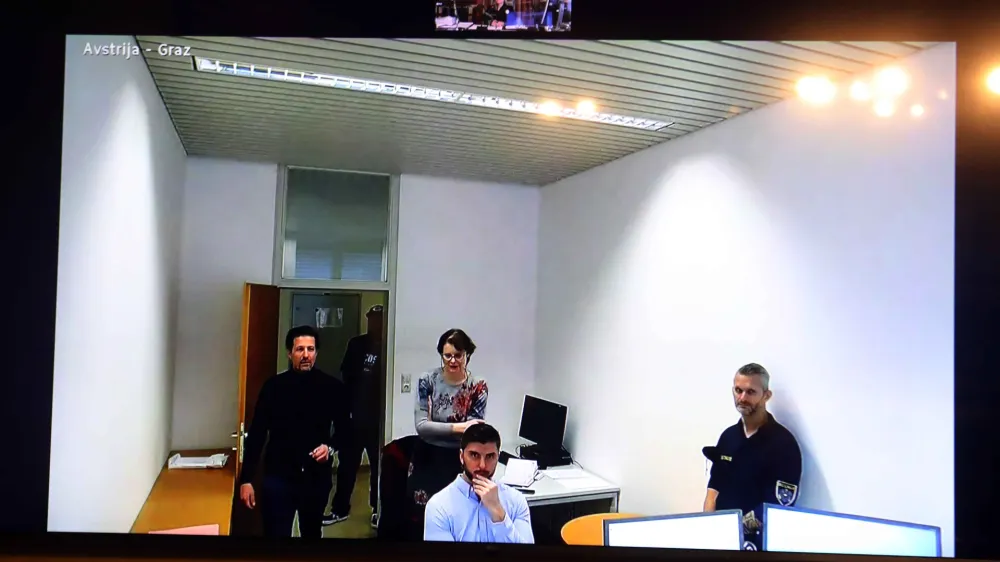 Dalibor Lipovac preko video povezave<br><br>- 07.03.2023 &ndash; predobravnavni narok - sojenje Daliborju Lipovcu in skupini soobtoženim - osumljeni trgovanja s prepovedano drogo<br><br>//FOTO: Tomaž Skale<br>