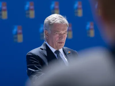 FILED - 29 June 2022, Spain, Madrid: Finnish President Sauli Niinisto arrives to attend a NATO Summit in Madrid. Finnish President Sauli Niinisto plans to travel to the earthquake zone in south-east Turkey on Thursday and hold talks with President Recep Tayyip Erdogan in Istanbul the following day. Photo: -/NATO/dpa - ATTENTION: editorial use only and only if the credit mentioned above is referenced in full