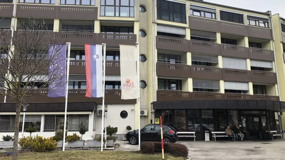 V radovlji&scaron;kem domu starej&scaron;ih občanov trenutno obnavljajo blok B.