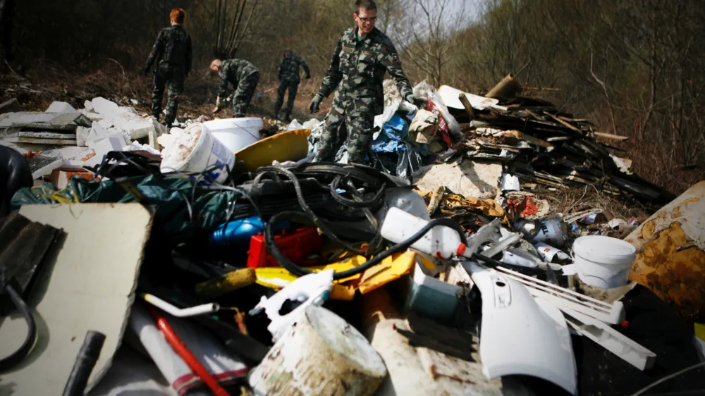 Čistilna akcija Očistimo SlovenijoBarje//Foto: Bojan Velikonja