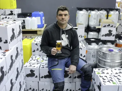 Anže Račič, pivovar - 07.03.2023 - Pivovarna Racon – Crazy duck Brewery / Craft pivovarna, Breznica pri Žireh 2a, Žiri //FOTO: Jaka Gasar