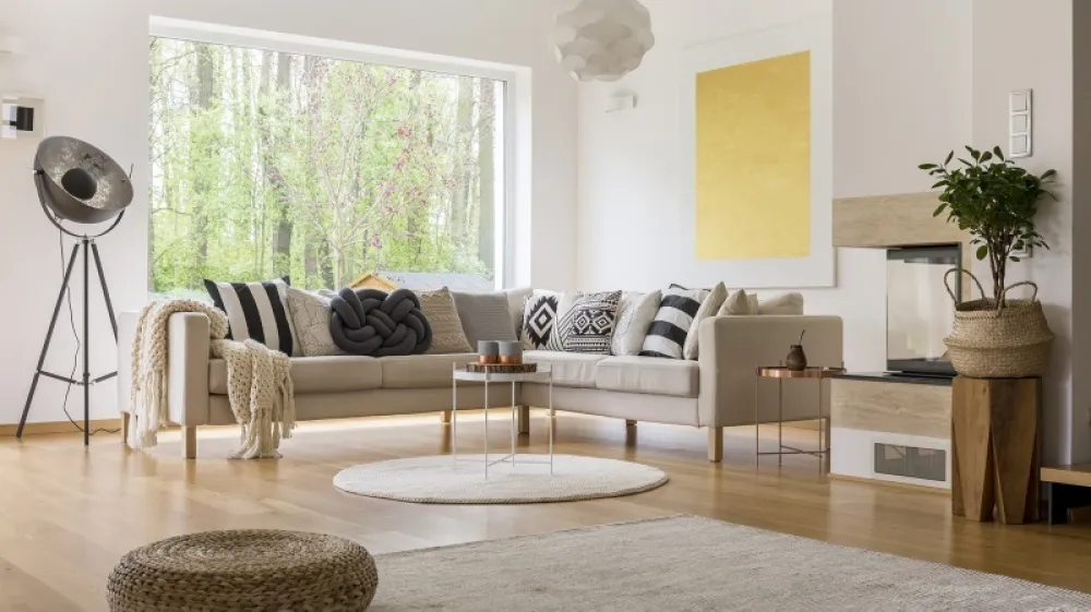 HARVEY NORMAN TRADING