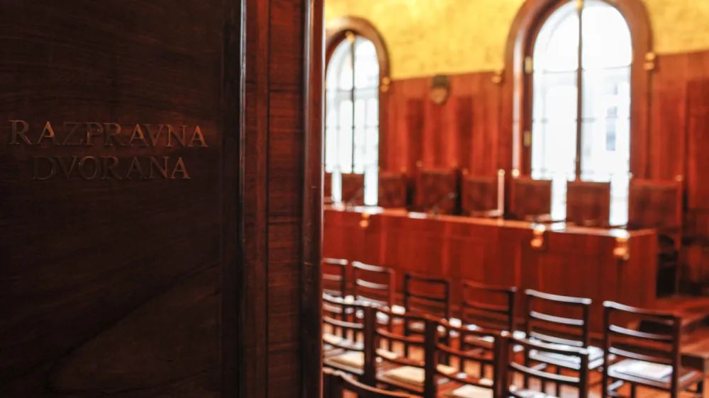 razpravna dvorana<br><br><br>- Ustavno sodišče Republike Slovenije, Beethovnova ulica 10 <br><br><br>    //FOTO: Jaka Gasar