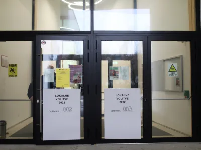 - &Scaron;portna dvorana Menge&scaron;- 04.12.2022 - Lokalne volitve 2022 - drugi krog - volitve župana //FOTO: Bojan Veliknja