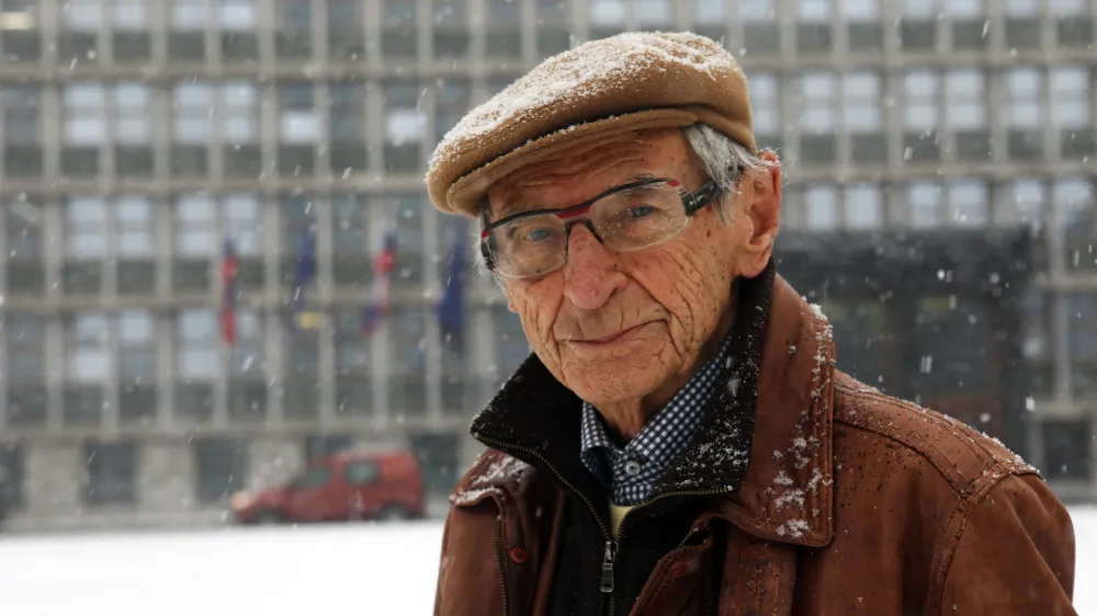 - 02.12.2020 &ndash; Janez Winkler, partizan, tabori&scaron;čnik, policist, eden idejnih očetov kolesarskega maratona Franja - upokojil se je kot načelnik slovenske milice (policije) pred 36 leti//FOTO: Tomaž SkaleOPOMBA: DNEVNIKOV OBJEKTIV - INTERVJU 2020