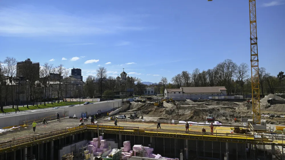 Na gradbi&scaron;ču kopali&scaron;ča Ilirija je že mogoče videti, kam bo ume&scaron;čen pokriti olimpijski bazen.