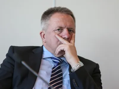 ﻿minister za gospodarski razvoj in tehnologijo Zdravko Počivalšek - 06.12.2016 - Združenje delodajalcev Slovenije - 5. letni kongres ZDS, z naslovom »Kakšno poslovno okolje lahko pričakuje gospodarstvo v 2017?«. - okrogla miza z gospodarstveniki, na kateri so predstavili svoja pričakovanja do vlade v letu 2017;  //FOTO: Luka Cjuha.