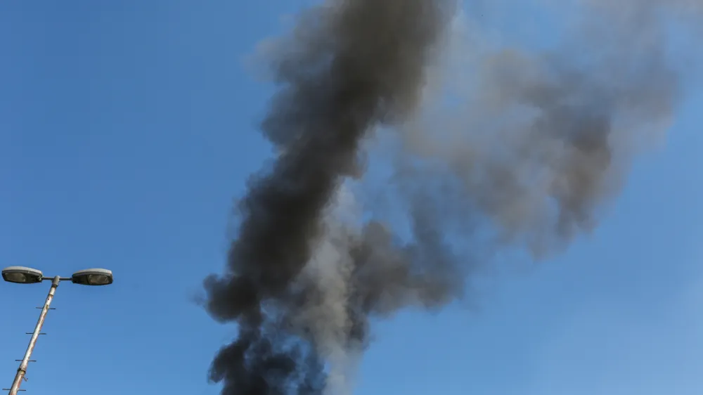 ﻿- simbolična fotografija - onesnaževanje okolja, toplogredni plini, izpusti, dim, saje, <br><br><br><br>- 16.04.2019 - Slovenske železnice - muzejski parni vlak SŽ - parna lokomotiva z oznako SŽ 25-026, izdelana leta 1920 na Dunaju<br><br><br><br>//FOTO: Bojan Velikonja