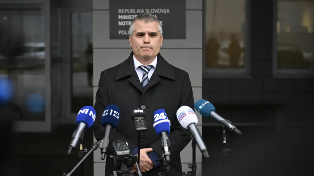novi generalni direktor Policije Senad Jušić, - 24.02.2023 – Ministrstvo za notranje zadeve - izjava za medije novega generalnega direktorja Policije Senada Jušića po opravljeni primopredaji poslov z dosedanjim v. d. generalnim direktorjem policije Boštjanom Lindavom //FOTO: Nik Erik Neubauer
