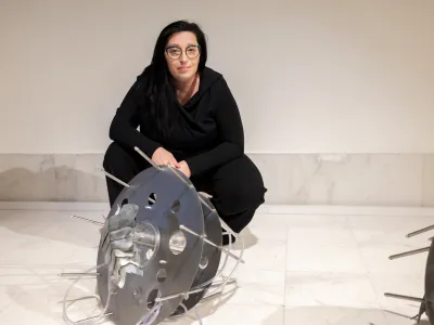 Robertina Šebjanič, intermedijska umetnica, - 13.04.2023 – Galerija Kresija - razstava z naslovom Linija | +1233 m -1233 m, umetnice Robertine ŠEBJANIČ. //FOTO: Nik Erik Neubauer