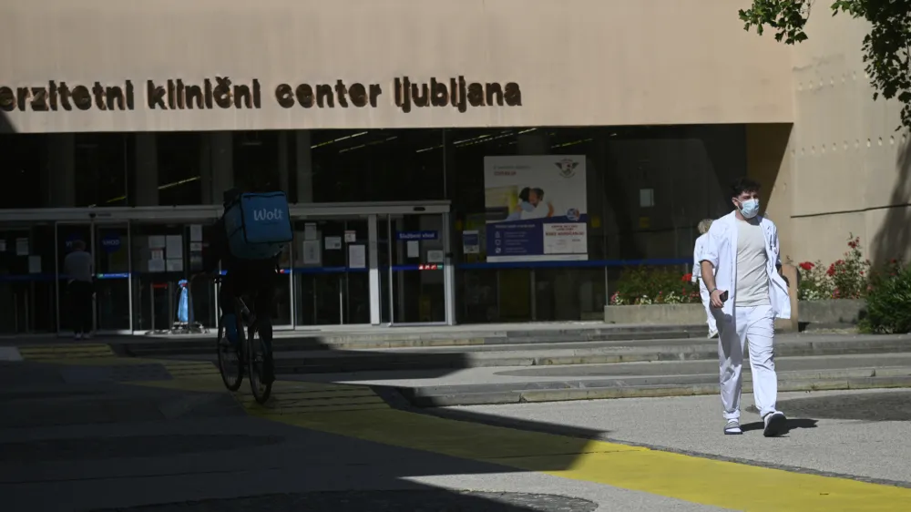 zdravstveni delavci - Univerzitetni klinični center - UKC Ljubljana<br><br><br>- 22.09.2022 – simbolična fotografija – javno zdravstvo - zdravstveni sistem – zdravje – <br><br>//FOTO: Nik Erik Neubauer