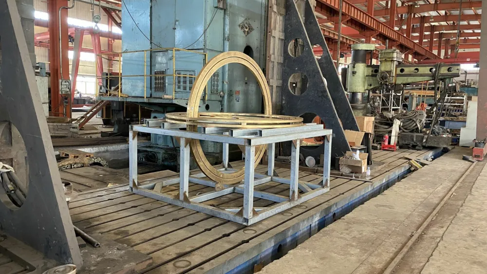  Replika astronomskega opazovalnika v izdelavi.