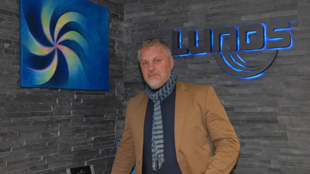 ﻿Milan Kuster, Lunos, direktor