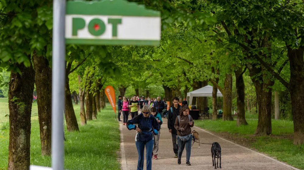 Ljubljana.<br>Zadnji dan pohoda Pot ob zici so 35-kilometrsko traso okoli Ljubljane napolnili pohodniki in tekaci.
