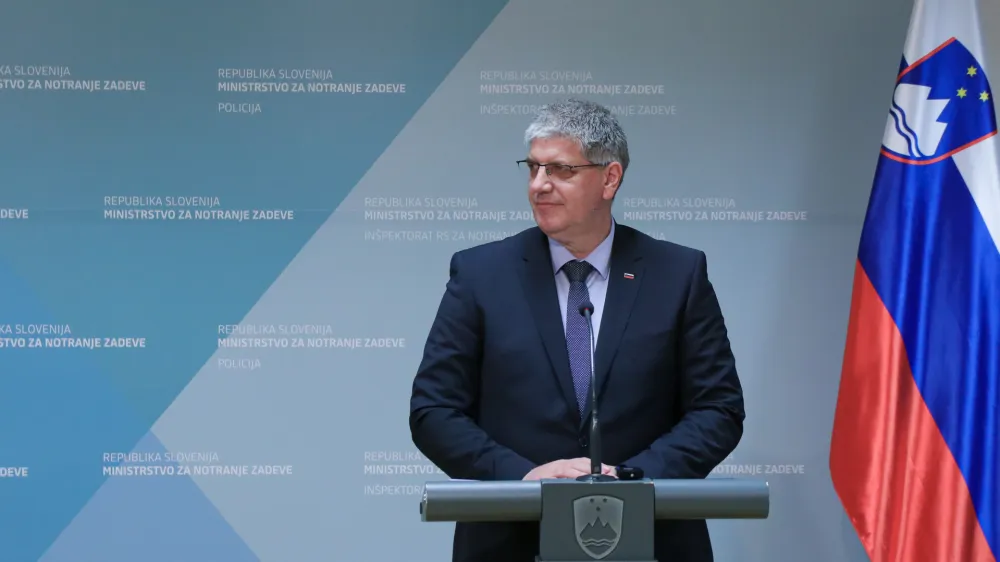 Aktualni notranji minister Bo&scaron;tjan Poklukar je depolitizacijo policije navedel kot eno od svojih treh prednostnih nalog. Za zdaj nima veliko pokazati.&nbsp;