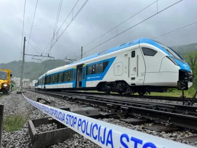 Iztirjeni vlak v Kresnicah na progi Kresnice - Litija