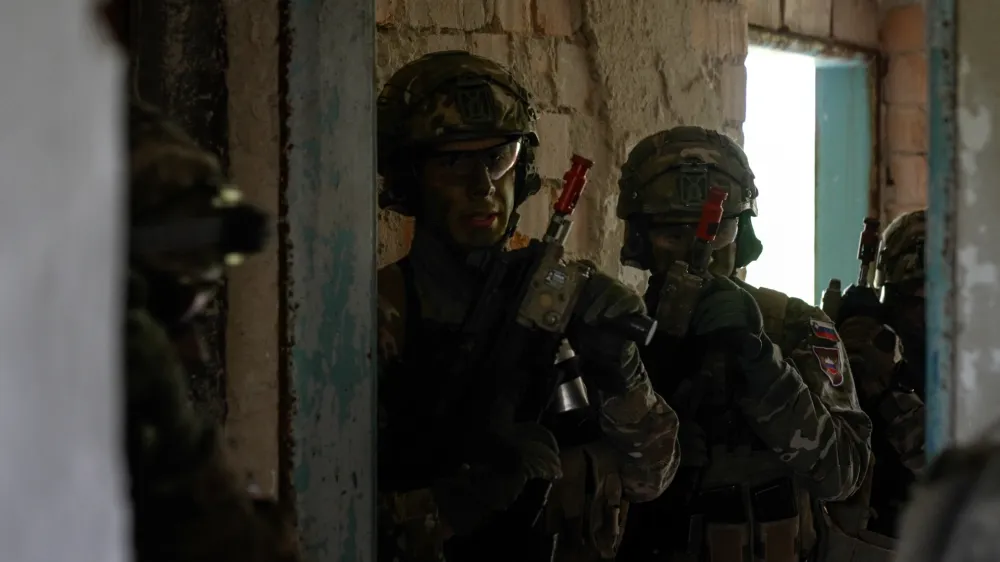 Slovenski vojaki v nekdanjem oporišču sovjetske vojske na Slovaškem, ki danes služi kot Natovo oporišče blizu meje z Ukrajino. 