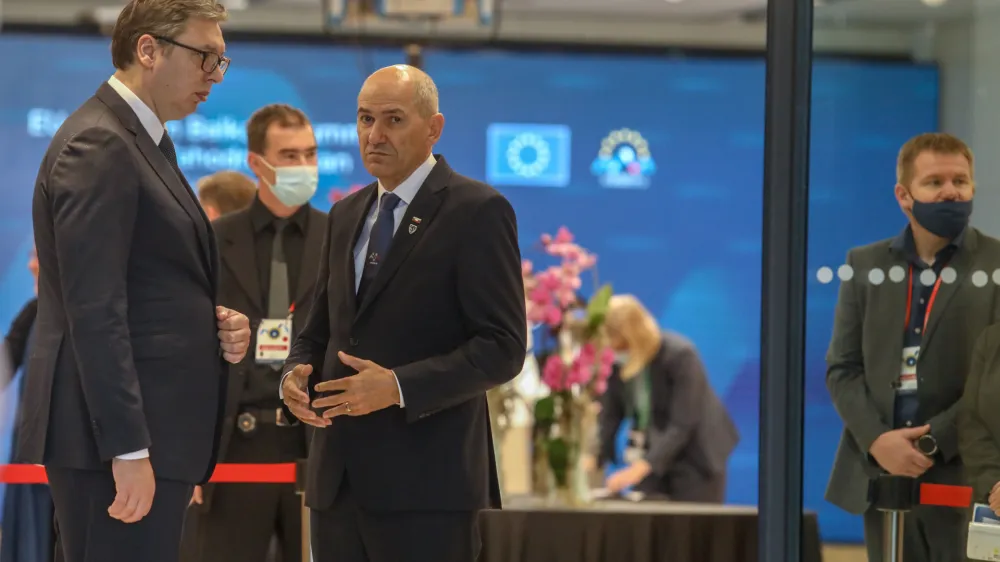 ﻿predsednik vlade Janez Janša predsednik Srbije Aleksandar Vučić, - 06.10.2021 – Brdo pri Kranju - Slovensko predsedovanje Svetu Evropske unije 2021 - Vrh EU-Zahodni Balkan - dvodnevno srečanje voditeljev vlad in držav članic EU ter partneric z Zahodnega Balkana  //FOTO: Luka Cjuha.