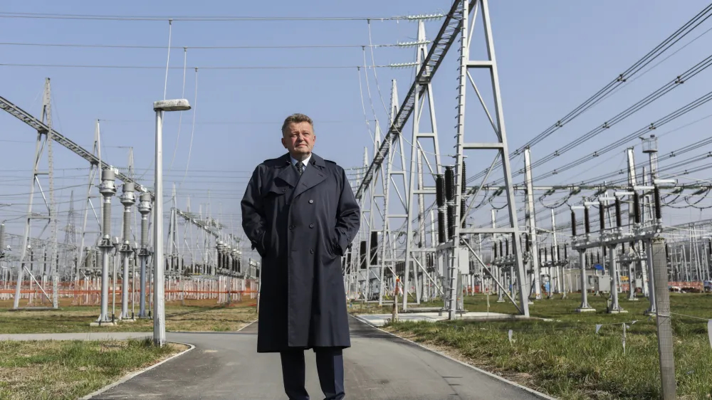 - 06.04.2022 &ndash; mag. Aleksander Mervar, menedžer - direktor družbe ELES, sistemskega operaterja elektroenergetskega sistema Slovenije od leta 2013, član nadzornega sveta Kapitalske družbe /FOTO: Jaka GasarOPOMBA: INTERVJU ZA OBJEKTIV 2022