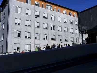 Po navedbah jeseniškega župana naj bi bile Jesenice izvzete iz dogovarjanj o regijski bolnišnici na ministrstvu za zdravje, kjer naj bi si kljuko podajali predstavniki Radovljice in Kranja. Foto: Jaka Gasar 