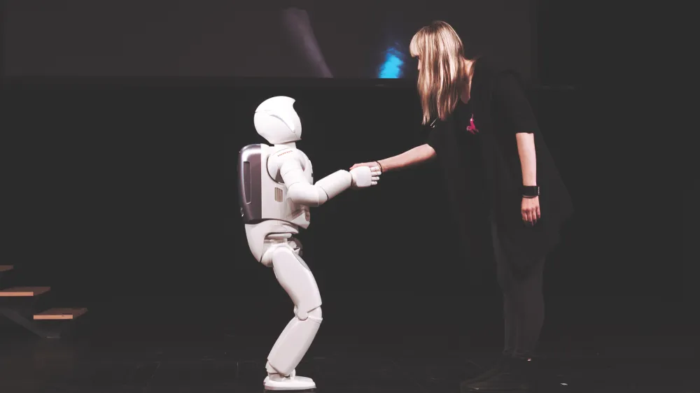 Novomedijska umetnica Ma&scaron;a Jazbec deluje na preseku umetnosti in znanosti. Foto: Robert Ahlin