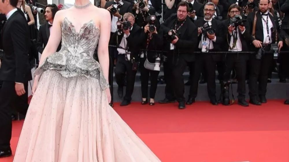 Med spremljanjem dogajanja na rdeči preprogi filmskega festivala v Kanu Navdihuje nas igralka, ki je tudi letos dominirala na rdeči preprogi filmskega festivala v Cannesu. Poleg glamurja obožujemo tudi off-duty outfite, ki nam jih postreže. 