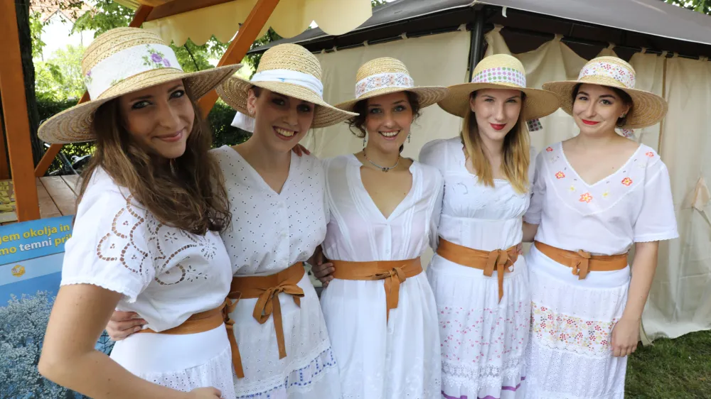 V soboto vabljeni na Slamnikarski sejem v parku ob občinski stavbi.