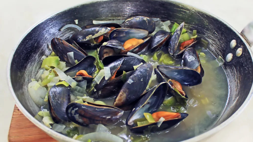 ﻿Mussels cooked, buzara, pedoči