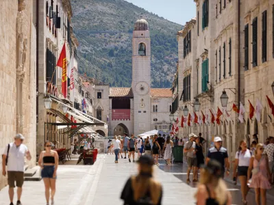 ﻿Tourists are seen at Stradun street in Dubrovnik, amid the spread of the coronavirus disease (COVID-19), Croatia, July 28, 2020. Picture taken July 28, 2020. REUTERS/Antonio Bronic