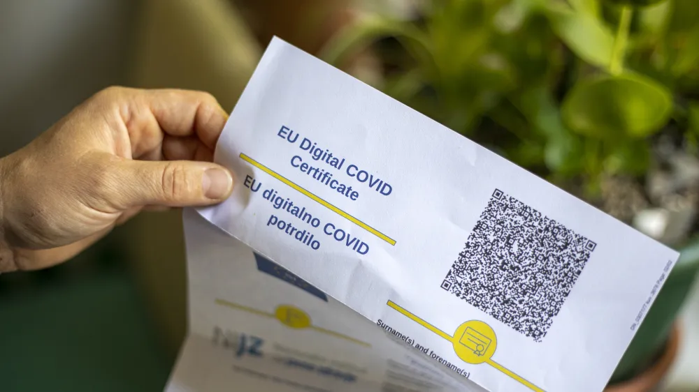 - 7.7.2021 - EU Digitalno COVID potrdilo, NIJZFoto: Matjaž Ru&scaron;t