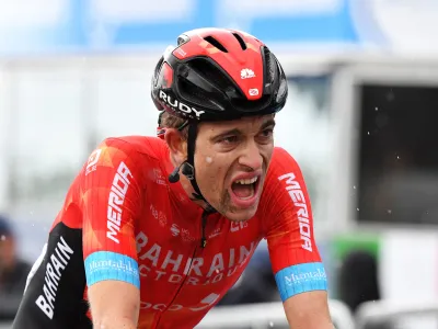﻿Cycling - Giro d'Italia - Stage 6 - Grotte di Frasassi to Ascoli Piceno (San Giacomo), Italy - May 13, 2021 Bahrain Victorious rider Gino Mader of Switzerland wins Stage 6 REUTERS/Jennifer Lorenzini