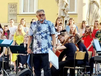 Ivo Umek, letošnji prejemnik zlatega celjskega grba, je bil slavnostni govornik na odprtju Poletja v Celju.
 