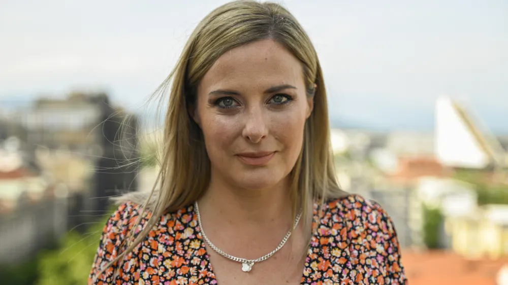 - 20.06.2023 – Irena Svetek, pisateljica in scenaristka televizijskih serij  //FOTO: Nik Erik Neubauer