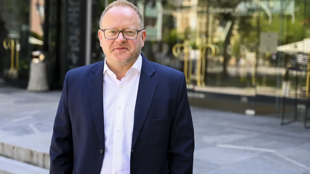 Vodja programa resne glasbe, opere in baleta v Cankarjevem domu mag. Aleš Drenik: Rad bi, da pri nas poslušamo tuje orkestre, kako igrajo njihove skladatelje po njihovo. 