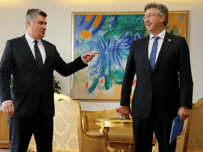 Predsednik in premier se že dolgo nista pogovarjala v živo. 