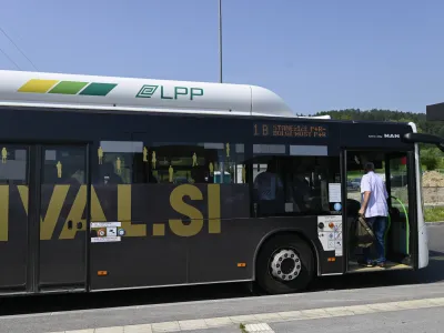 Avtobus LPPP+R Stanežiče- 18.06.2023 – Bolšji sejem Stanežiče.//FOTO: Nik Erik Neubauer