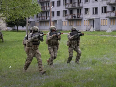 Slovenski vojaki v nekdanjem oporišču sovjetske vojske na Slovaškem, ki danes služi kot Natovo oporišče blizu meje z Ukrajino. 