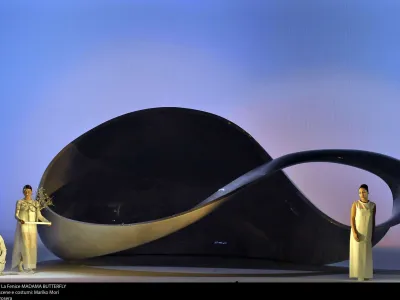 Opera Madama Butterfly G. Puccinija na 71. Ljubljana Festivalu - 13. in 14. julija ob 20. uri v Gallusovi dvorani Cankarjevega doma - v izvedbi italijanske operne hi&scaron;e Gledali&scaron;če La Fenice. Opero je režiral &Agrave;lex Rigola. F Michele Crosera 