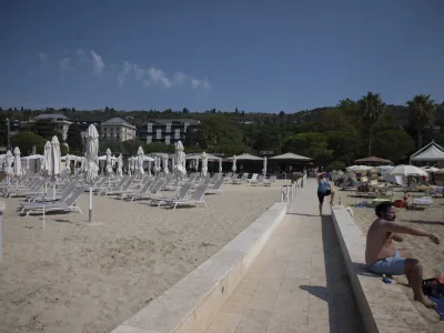 Plaža v Portorožu- 23.07.2022 - Redukcija vode zaradi suše na Primorskem //FOTO: Nik Erik Neubauer