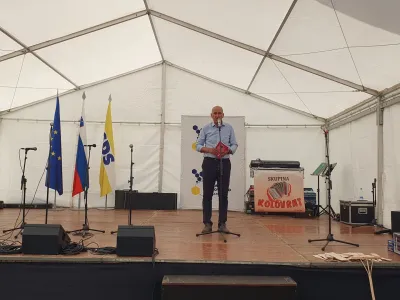 Bovec, letalisce.<br>Predsednik SDS Janez Jansa med govorom na tradicionalnem poletnem taboru SDS.<br>Foto: STA