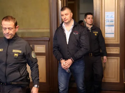 Velibor Lipovac (na sliki) je priprt pri nas, njegov brat dvojček pa prestaja &scaron;tiriletno zaporno kazen v Avstriji.&nbsp;