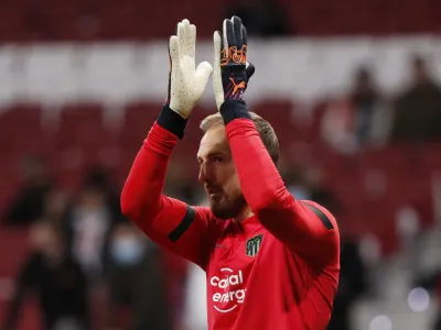 ﻿Soccer Football - Champions League - Round of 16 First Leg - Atletico Madrid v Manchester United - Wanda Metropolitano, Madrid, Spain - February 23, 2022 Atletico Madrid's Jan Oblak during the warm up before the match REUTERS/Javier Barbancho
