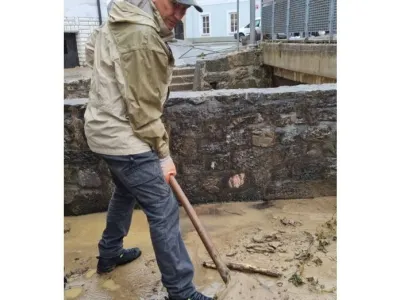 janez janša in neblatni čevlji