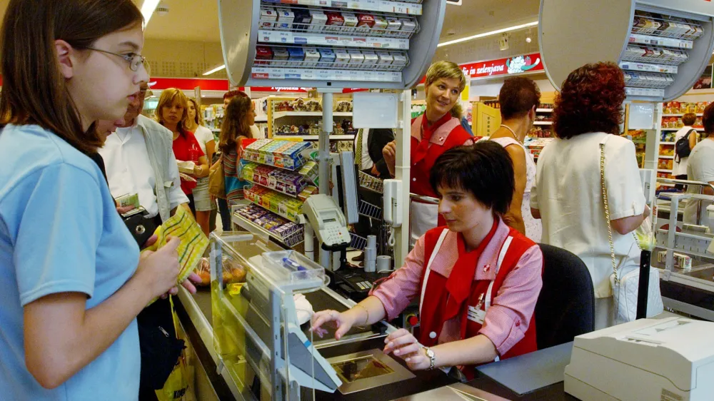 Mercator, Cigaletova ulica, blagajna trgovka