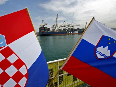 Slovenska manjšina na Hrvaškem ima relativno široke možnosti za politično participacijo, a na lokalnih ravneh teh možnosti ne izkoristi dovolj. 